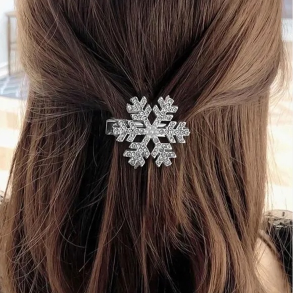 🌹 FREE w/purchase Snowflake crystal rhinestone hair clips - Picture 12 of 14
